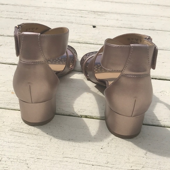 🔅 NWT Naturalizer Rose Gold Dress Sandal - Picture 5 of 8